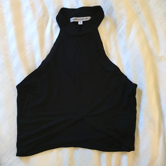 Black crop top -SOLD - Picture 1 of 4
