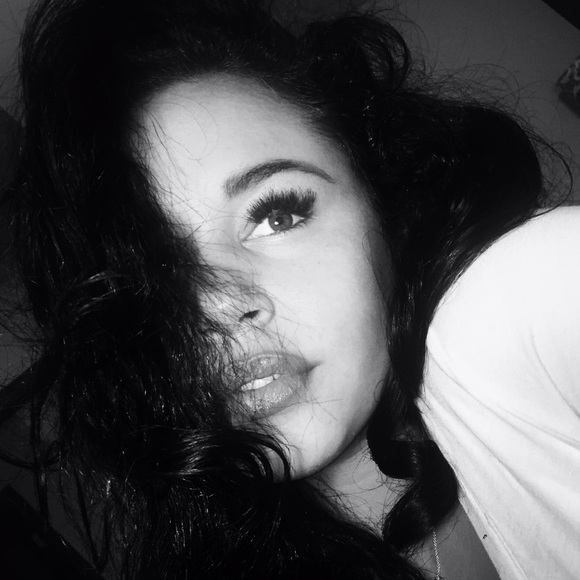 Meet your Posher, Briana - Picture 1 of 1