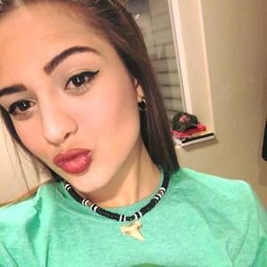 Meet your Posher, Valeria