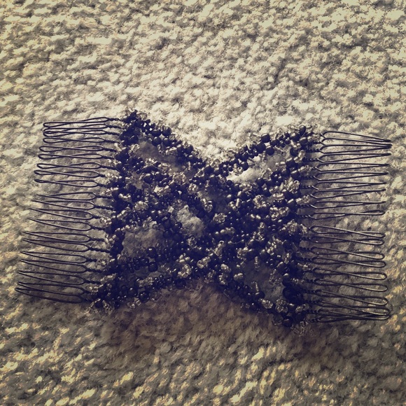 A bun clip a hairstyle hair clip