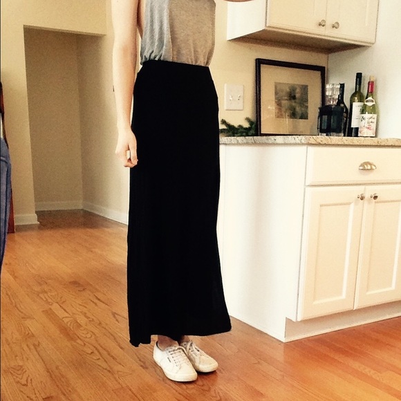 Brandy Melville skirt with slit