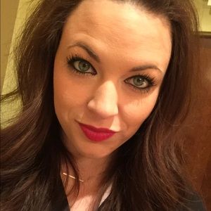 Meet your Posher, April