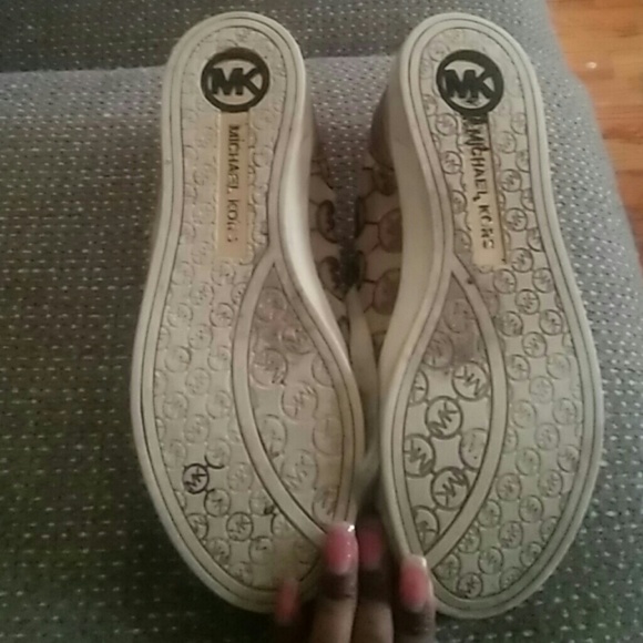 Shoes - Picture 3 of 4