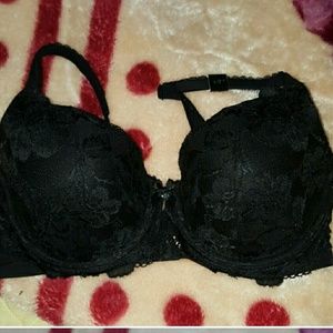 BRAND NEW LACE VICTORIA'S SECRET BRA