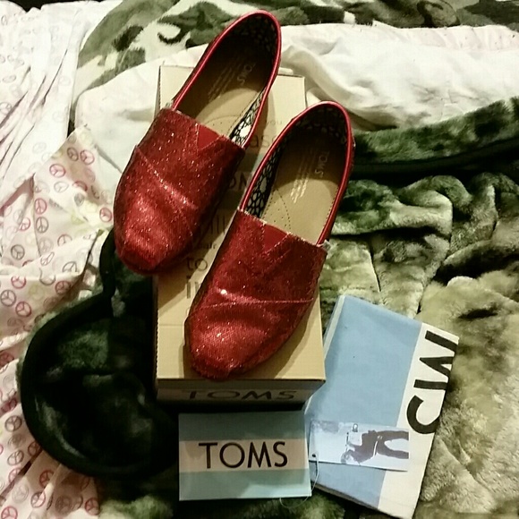 Red glitter TOMS