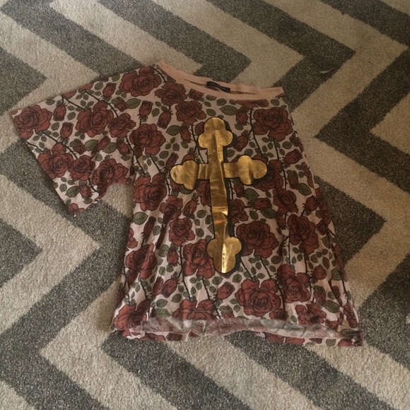 Wildfox off the shoulder top, size small. Worn 2 - Picture 1 of 4