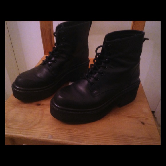 Steve Madden combat boots - new - Picture 1 of 3