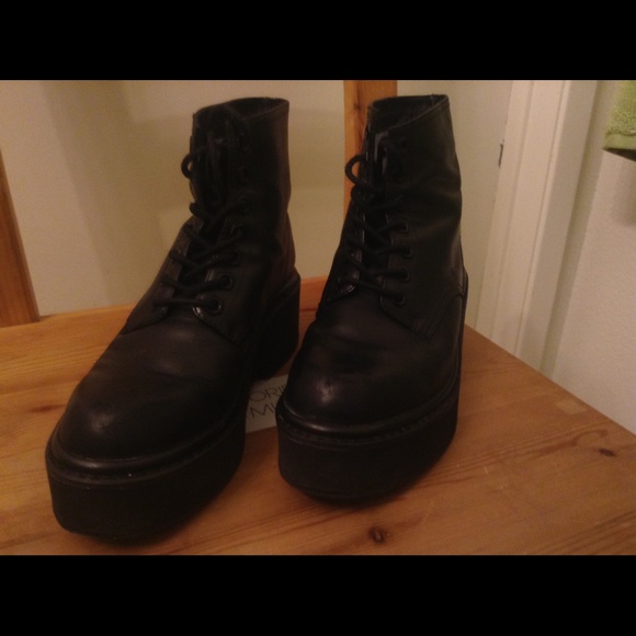 Steve Madden combat boots - new - Picture 2 of 3