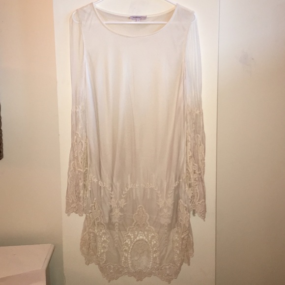 Blu Pepper dress with lace sleeves and embroidery