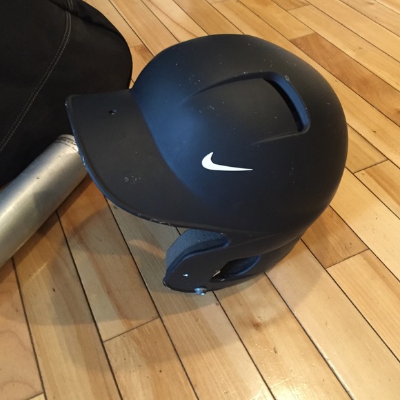 nike youth baseball helmet