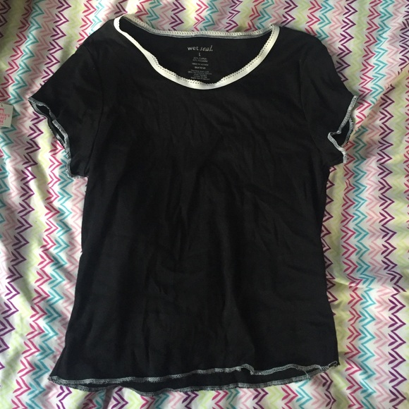 black shirt
