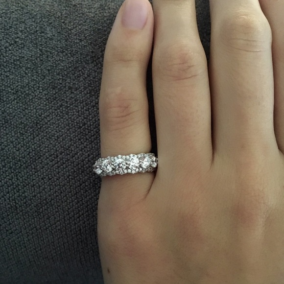 Silver Round Cut ring wedding band/engagement ring