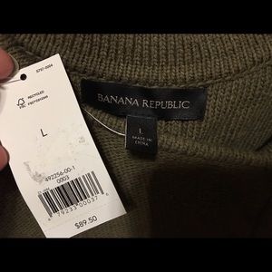 Banana Republic motto style sweater vest