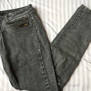 Knee cut out Jeans