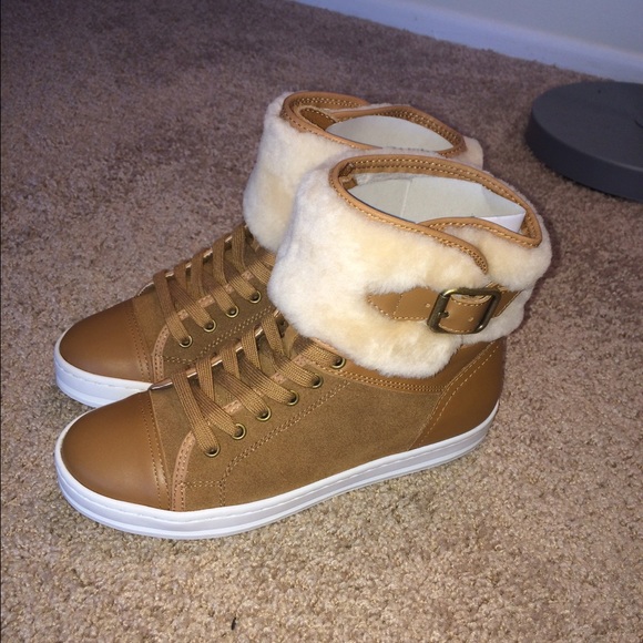 Fur lined shoes/boots