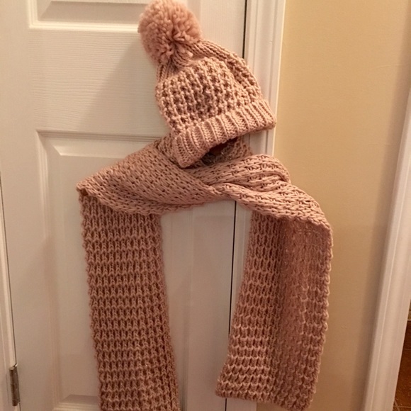 Jessica Simpson Accessories - NEW Jessica Simpson Knit Hat and Scarf Set.
