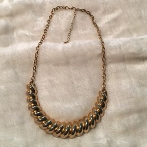 Statement necklace