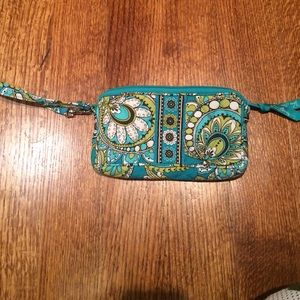 ❗️RETIRED PATTERN Vera Bradley Wristlet❗️