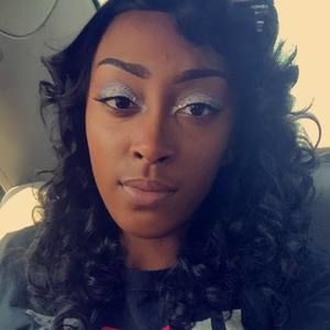 Meet your Posher, Alona