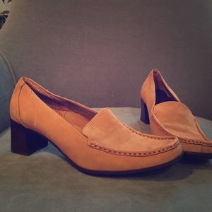 Aerosoles Tan Suede Heels