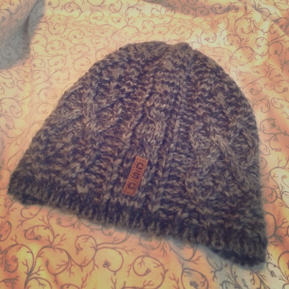 Buy now! 💕 Columbia Beanie