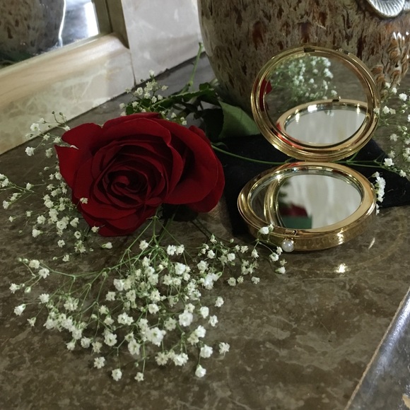 ZINA. CoMPACT MIRROR❤️ - Picture 2 of 4