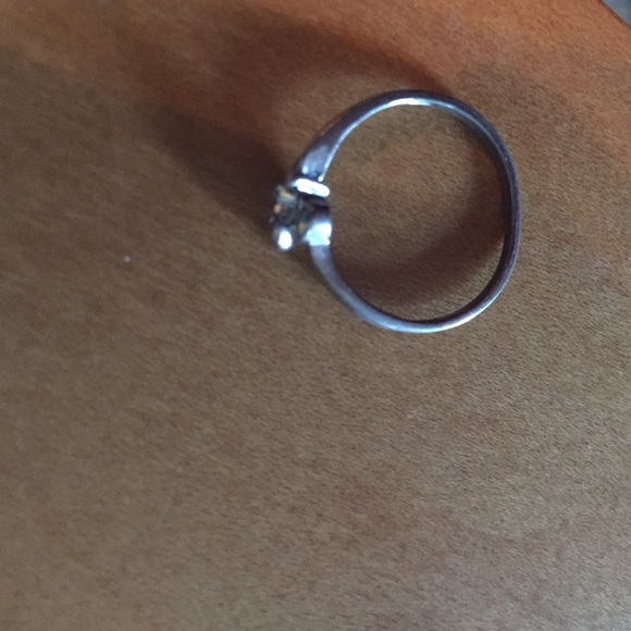 Diamond ring - Picture 2 of 2