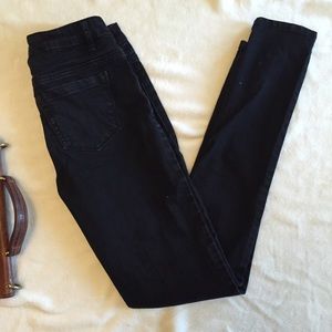 ‼️SOLD‼️Black skinny jeans