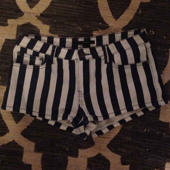 💕️FLASH SALE💕Forever 21 striped Jean shorts
