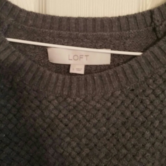 Ann Taylor loft gray waffle weaved sweater - Picture 2 of 2