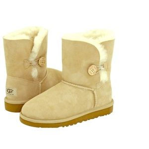 ISO UGG BOOTS