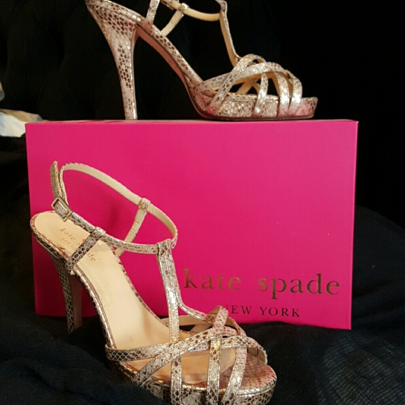 So pretty kate spade strappy heels