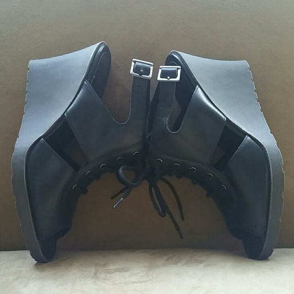 Dr. Martens womens black wedge Laina shoes, SZ 6