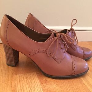 Camel Brown Oxford Heels