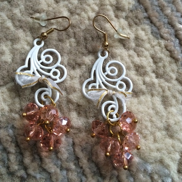 Cute Dangle Earrings - image 1