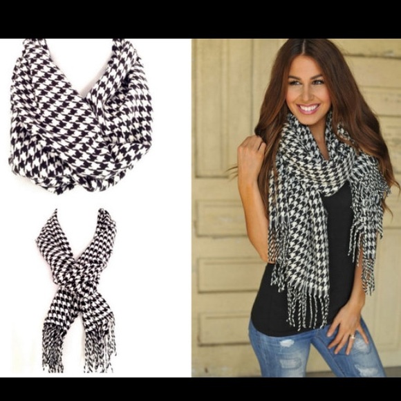 Houndstooth Scarf