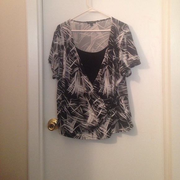 Notations black and white v neck blouse - Picture 2 of 3