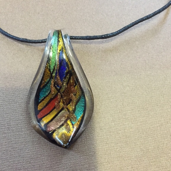 Beautiful glass piece with a silk necklace - Picture 2 of 2