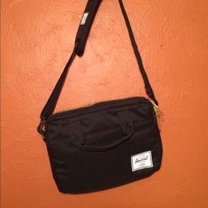 Hudson Messenger Bag