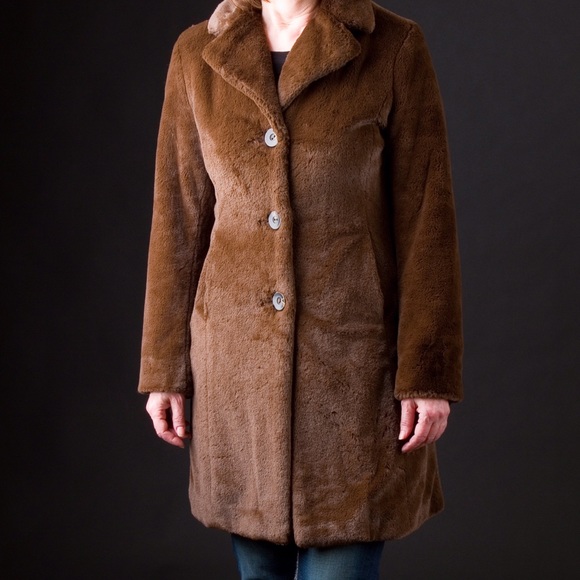 ❗️END OF SEASON SALE❗️CAbi faux fur coat