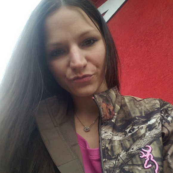 Meet your Posher, April - Picture 6 of 8