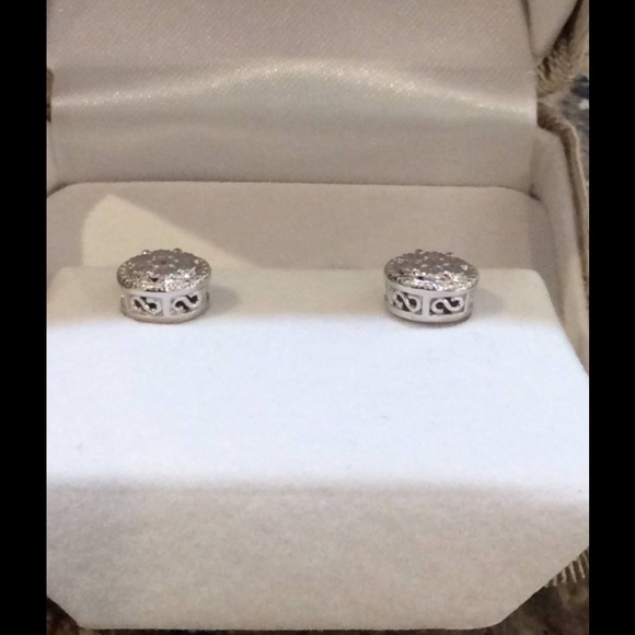 HOLD !! LAST PAIR - Diamond Earrings - Picture 2 of 4