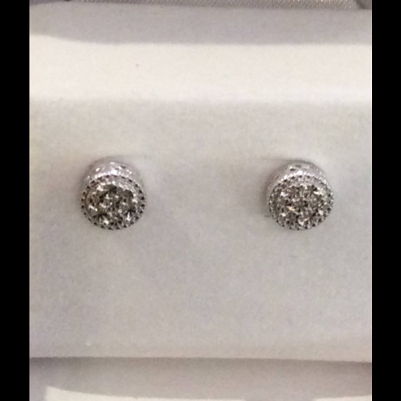 HOLD !! LAST PAIR - Diamond Earrings - Picture 3 of 4