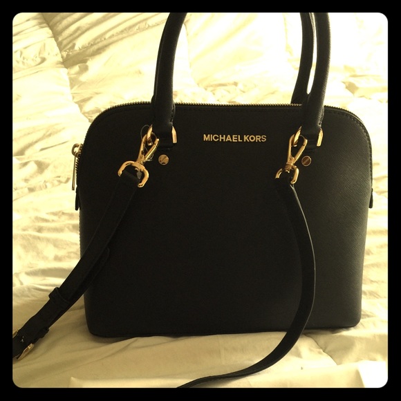 🚫SOLD🚫Michael Kors Cindy/black