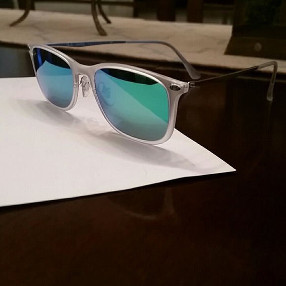 NEW Ray Ban RB4225