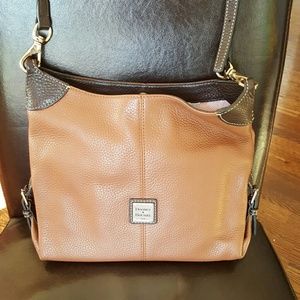 Clean Dooney Medium Crossbody Bag OBO