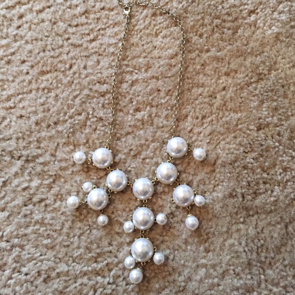 Pearlescent bubble necklace