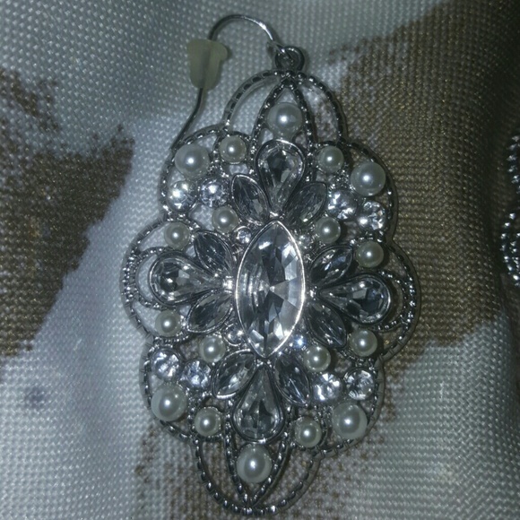 Wedding Earrings - Picture 2 of 3