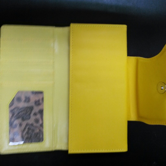 Pikachu purse - Picture 2 of 4
