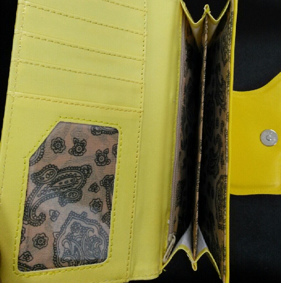 Pikachu purse - Picture 3 of 4